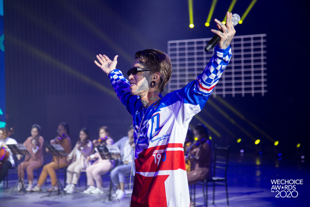 Trước giờ G Gala WeChoice Awards: Ho&agrave;ng Th&ugrave;y Linh v&agrave; Dế Choắt cực t&igrave;nh tứ, B&iacute;ch Phương c&otilde;ng gấu si&ecirc;u đ&aacute;ng y&ecirc;u b&ecirc;n d&agrave;n rapper trai trẻ - Ảnh 7.