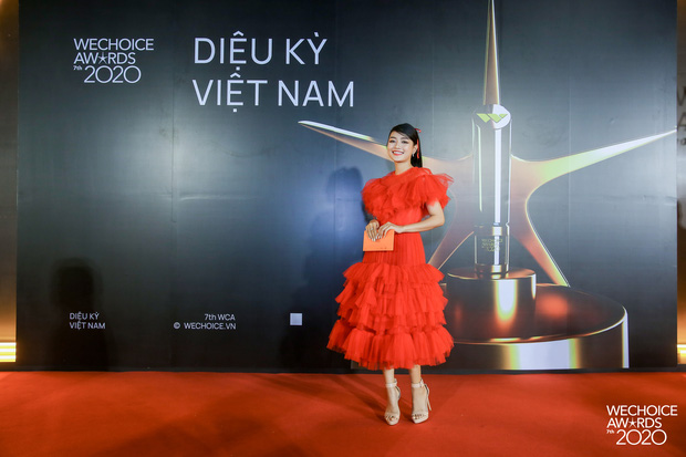 Ngắm nhan sắc v&agrave; thần th&aacute;i của d&agrave;n mỹ nữ l&agrave;ng game xuất hiện tại thảm đỏ WeChoice Awards 2020: Xứng đ&aacute;ng cực phẩm! - Ảnh 10.