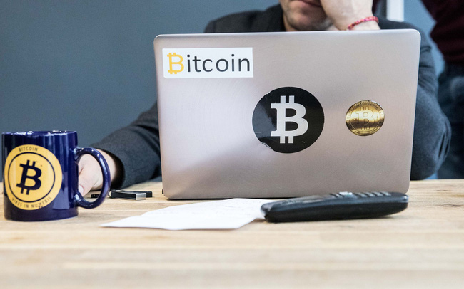  Bitcoin lao dốc thảm, đ&acirc;y l&agrave; từ kh&oacute;a m&agrave; người chơi coin đổ x&ocirc; t&igrave;m kiếm tr&ecirc;n Google để t&igrave;m ra nguy&ecirc;n nh&acirc;n  - Ảnh 1.