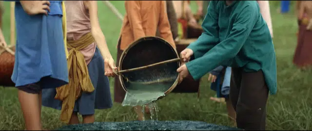  [G&oacute;c tranh c&atilde;i] Trạng T&iacute; đổ nước v&agrave;o giếng để lấy quả bưởi: Th&ocirc;ng minh hay tối dạ?  - Ảnh 5.