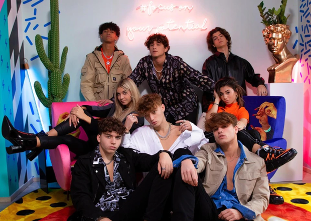 B&ecirc;n trong l&ograve; đ&agrave;o tạo TikToker nổi tiếng: Đằng sau những dinh thự xa hoa l&agrave; cuộc sống bị mắc kẹt, bắt nạt v&agrave; quỵt tiền chẳng biết k&ecirc;u than với ai - Ảnh 2.