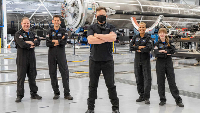 Tỷ ph&uacute; Elon Musk tiền chất th&agrave;nh n&uacute;i: SpaceX vượt mốc 100 tỷ USD, gi&agrave;u thứ hai h&agrave;nh tinh - Ảnh 2.