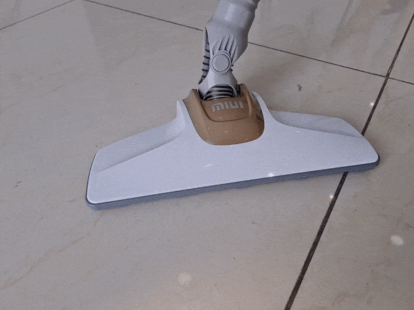 Ở nh&agrave; đất nhiều tầng mới nhận ra, th&agrave; mua m&aacute;y h&uacute;t bụi cầm tay v&agrave;i trăm c&ograve;n tiện hơn loại m&aacute;y th&ugrave;ng tiền triệu - Ảnh 8.