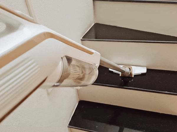 Ở nh&agrave; đất nhiều tầng mới nhận ra, th&agrave; mua m&aacute;y h&uacute;t bụi cầm tay v&agrave;i trăm c&ograve;n tiện hơn loại m&aacute;y th&ugrave;ng tiền triệu - Ảnh 10.