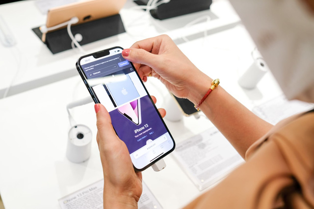 Bên trong cửa hàng TopZone đầu tiên của Thế Giới Di Động có gì? - Ảnh 5. Bên trong cửa hàng TopZone đầu tiên của Thế Giới Di Động có gì? - Ảnh 5.