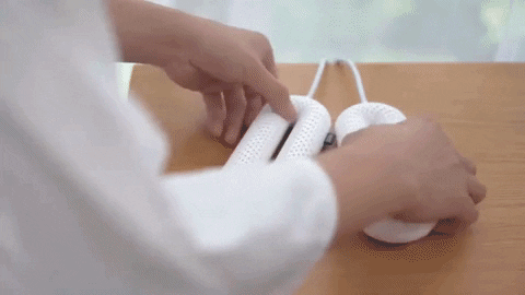 3 máy sấy giày ai cũng cần trong mùa mưa bão, giá chỉ từ 200k - Ảnh 1. 3 máy sấy giày ai cũng cần trong mùa mưa bão, giá chỉ từ 200k - Ảnh 1.