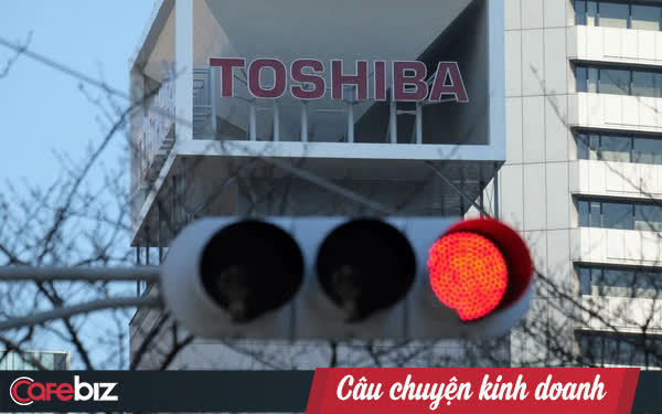 Sự sụp đổ của Toshiba: Từ g&atilde; khổng lồ điện tử h&agrave;ng đầu nước Nhật, phải rời bỏ thị trường laptop v&agrave; b&aacute;n m&igrave;nh cho h&agrave;ng loạt đối thủ - Ảnh 1.