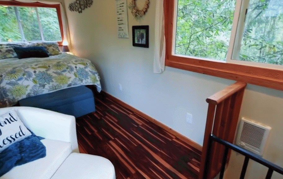 Kh&ocirc;ng mua nh&agrave; ở th&agrave;nh phố, một cặp vợ chồng dọn l&ecirc;n n&uacute;i, biến một chiếc container d&agrave;i 6 m&eacute;t th&agrave;nh biệt thự 2 tầng, sống một cuộc sống b&igrave;nh dị - Ảnh 10.