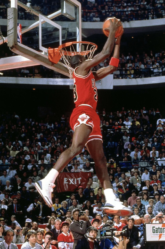 Quá khứ đen tối của Nike: Kiếm tiền trên lưng của công nhân giá rẻ châu Á, thu lợi khủng nhưng trả công rẻ mạt đến khó tin - Ảnh 2. Quá khứ đen tối của Nike: Kiếm tiền trên lưng của công nhân giá rẻ châu Á, thu lợi khủng nhưng trả công rẻ mạt đến khó tin - Ảnh 2.