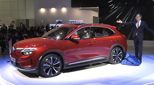  Ra mắt VinFast VF e35: Ngang cỡ Mercedes-Benz GLC, động cơ điện 402 m&atilde; lực, nhiều t&iacute;nh năng th&ocirc;ng minh v&agrave; c&ocirc;ng nghệ tự l&aacute;i  - Ảnh 2.