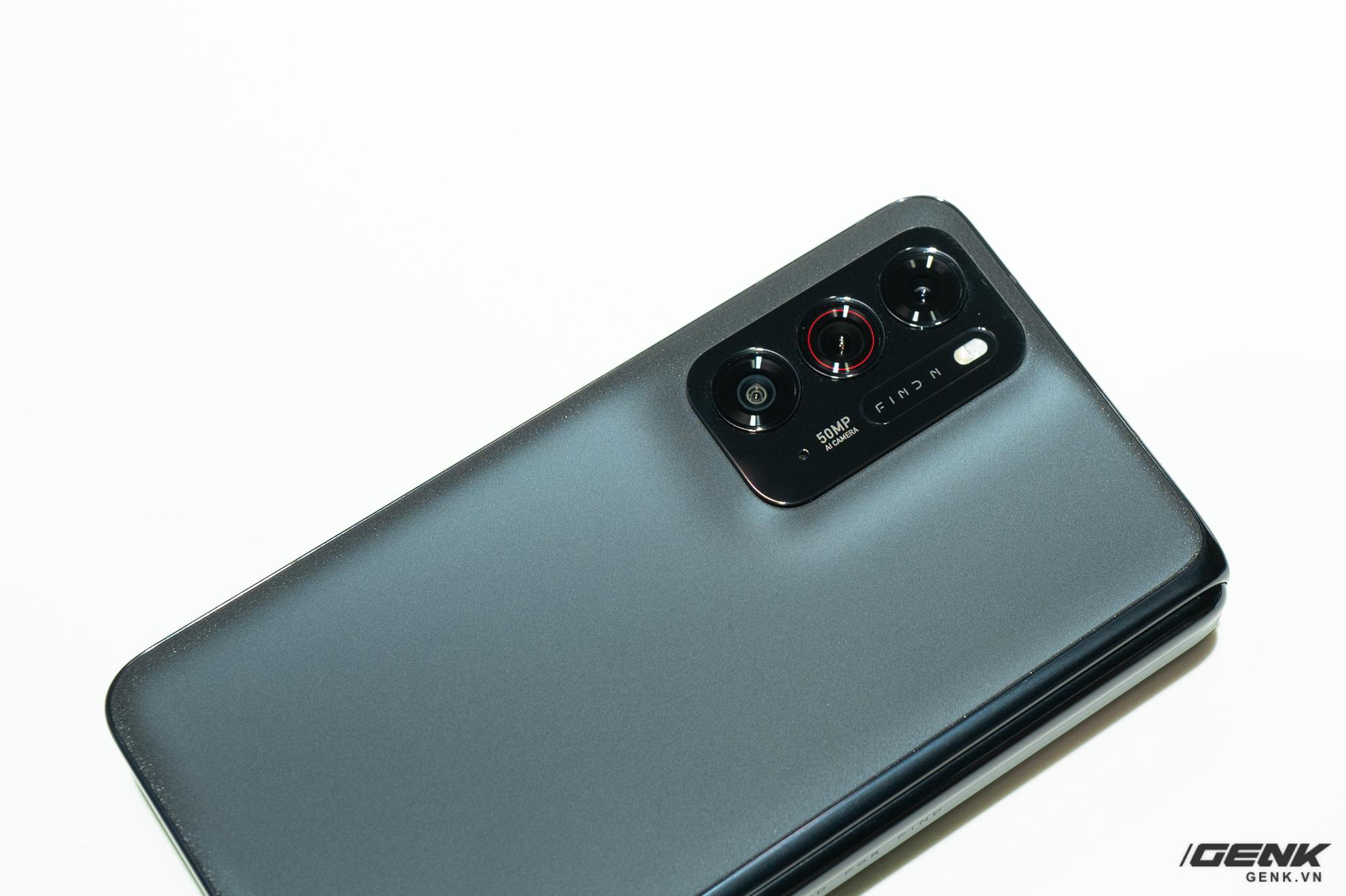 Nói không với nếp gấp, trải nghiệm điện thoại màn hình gập toàn diện bậc nhất từ trước đến nay - Ảnh 5. Nói không với nếp gấp, trải nghiệm điện thoại màn hình gập toàn diện bậc nhất từ trước đến nay - Ảnh 5.