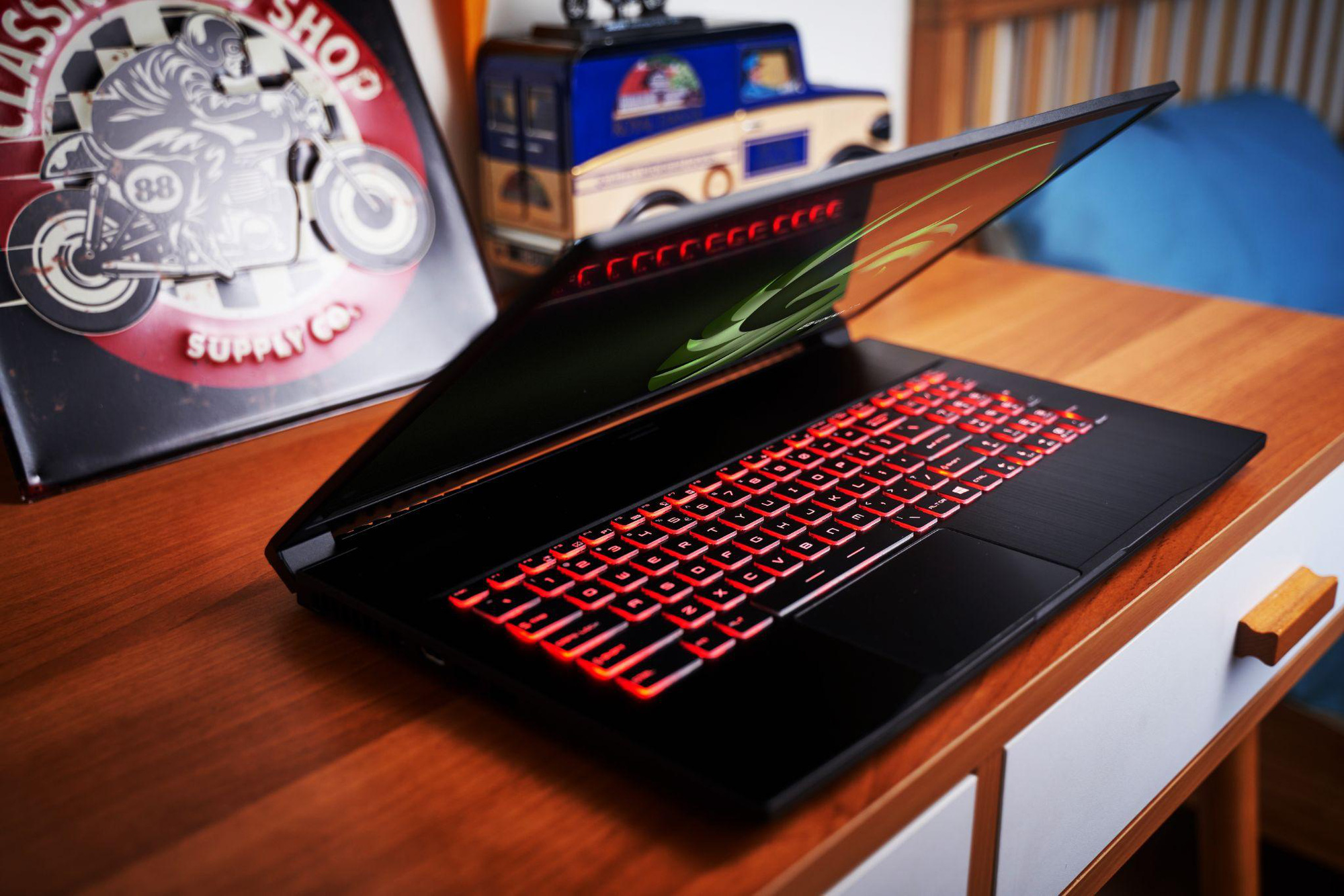 4 mẫu laptop cấu hình cao, giá hợp lý cho người chơi hệ “đa-zi-năng” - Ảnh 1. 4 mẫu laptop cấu hình cao, giá hợp lý cho người chơi hệ “đa-zi-năng” - Ảnh 1.