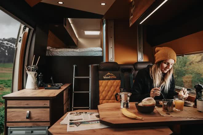 Những motorhome phá đảo năm 2021: Nhà là phải có nóc, rộng tới mức chứa được cả siêu xe - Ảnh 17. Những motorhome phá đảo năm 2021: Nhà là phải có nóc, rộng tới mức chứa được cả siêu xe - Ảnh 17.