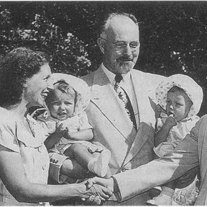  Xuất ch&uacute;ng, đi&ecirc;n rồ, kỳ quặc, mạo hiểm: Tất cả những t&iacute;nh c&aacute;ch đặc trưng thi&ecirc;n t&agrave;i của Elon Musk đều được kế thừa từ người đ&agrave;n &ocirc;ng n&agrave;y  - Ảnh 2.