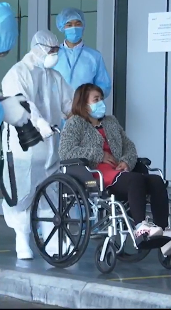  30 sao lớn quy tụ trong MV đặc biệt: T&ugrave;ng Dương bung nội lực dữ dội, H&agrave; Hồ nhường nhịn khi h&aacute;t chung - Ảnh 5.