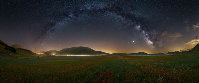 Ngắm loạt tác phẩm nhiếp ảnh đoạt giải ấn tượng bậc nhất năm qua để thấy thế giới quá đỗi kỳ diệu, mãn nhãn đến mức chỉ muốn lướt mãi - Ảnh 17. Ngắm loạt tác phẩm nhiếp ảnh đoạt giải ấn tượng bậc nhất năm qua để thấy thế giới quá đỗi kỳ diệu, mãn nhãn đến mức chỉ muốn lướt mãi - Ảnh 17.