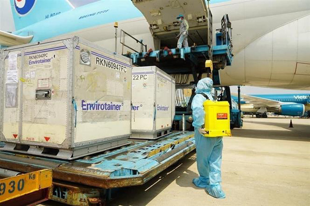  [CH&Iacute;NH THỨC] 9 nh&oacute;m đối tượng ưu ti&ecirc;n v&agrave; miễn ph&iacute; ti&ecirc;m vaccine COVID-19  - Ảnh 4.