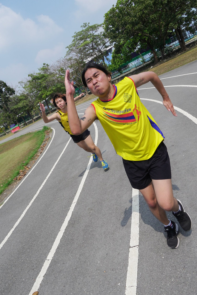  Th&aacute;nh quảng c&aacute;o&rdquo; Th&aacute;i Lan: Thanh ni&ecirc;n nghi&ecirc;m t&uacute;c chuy&ecirc;n nghĩ &yacute; tưởng h&agrave;i, lập page vốn để g&acirc;y ấn tượng với &ldquo;crush&rdquo; nhưng rồi thu h&uacute;t gần 1 triệu fan  - Ảnh 4.