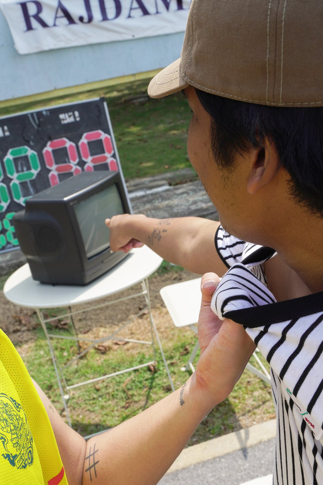  Th&aacute;nh quảng c&aacute;o&rdquo; Th&aacute;i Lan: Thanh ni&ecirc;n nghi&ecirc;m t&uacute;c chuy&ecirc;n nghĩ &yacute; tưởng h&agrave;i, lập page vốn để g&acirc;y ấn tượng với &ldquo;crush&rdquo; nhưng rồi thu h&uacute;t gần 1 triệu fan  - Ảnh 8.