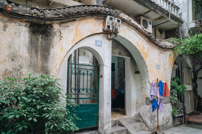 Chuyện &iacute;t người biết về căn biệt thự cổ 110 năm tuổi ở H&agrave; Nội, c&oacute; cả s&agrave;n nhảy đầm cho giới thượng lưu - Ảnh 12.