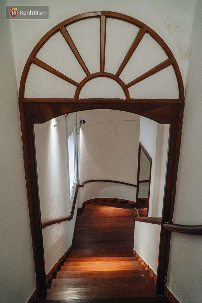 Chuyện &iacute;t người biết về căn biệt thự cổ 110 năm tuổi ở H&agrave; Nội, c&oacute; cả s&agrave;n nhảy đầm cho giới thượng lưu - Ảnh 24.