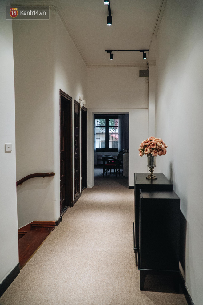 Chuyện &iacute;t người biết về căn biệt thự cổ 110 năm tuổi ở H&agrave; Nội, c&oacute; cả s&agrave;n nhảy đầm cho giới thượng lưu - Ảnh 29.