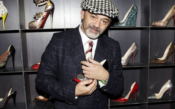 Gi&agrave;y cao g&oacute;t, d&eacute;p sandal trở th&agrave;nh cỗ m&aacute;y mới tạo ra h&agrave;ng tỷ USD cho giới si&ecirc;u gi&agrave;u - Ảnh 2.