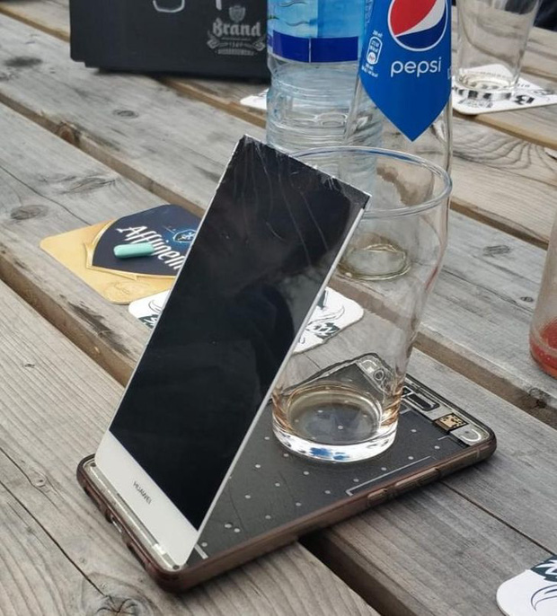 13 người ho&agrave;n to&agrave;n xung khắc với đồ c&ocirc;ng nghệ, chỉ muốn đưa cho cục gạch để x&agrave;i - Ảnh 7.