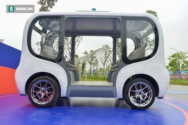  Cận cảnh xe tự l&aacute;i Made in Viet Nam đầu ti&ecirc;n, với con mắt kỳ lạ tr&ecirc;n n&oacute;c  - Ảnh 7.