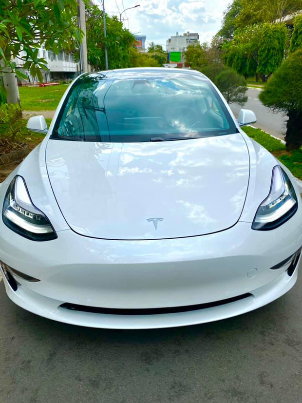 Trường ĐH ở Sài Gòn chơi lớn chi tiền tỷ mua xe ô tô điện Tesla của Elon Musk về cho sinh viên thực hành - Ảnh 2. Trường ĐH ở Sài Gòn chơi lớn chi tiền tỷ mua xe ô tô điện Tesla của Elon Musk về cho sinh viên thực hành - Ảnh 2.