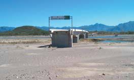 Đen như cầu Choluteca: vừa x&acirc;y xong th&igrave; gặp b&atilde;o, chẳng hư hại g&igrave; nhưng s&ocirc;ng lại đột ngột đổi hướng khiến cầu trở n&ecirc;n v&ocirc; dụng - Ảnh 3.