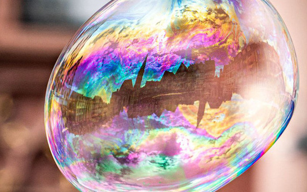 Công ty mẹ của Shopee: Quả bong bóng còn lớn hơn cả Tesla - Ảnh 1. Công ty mẹ của Shopee: Quả bong bóng còn lớn hơn cả Tesla - Ảnh 1.