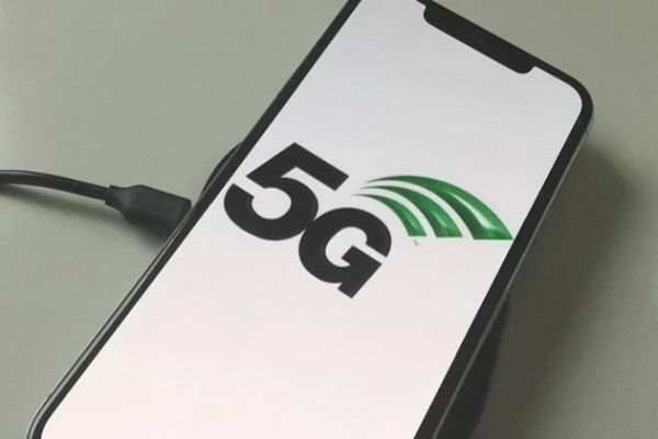Viettel l&agrave; nh&agrave; mạng đầu ti&ecirc;n hỗ trợ 5G tr&ecirc;n eSIM cho iPhone 12 - Ảnh 1.