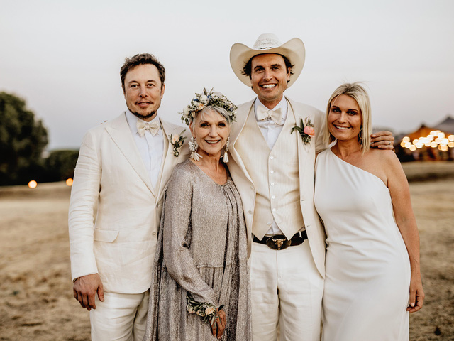 Người mẹ siêu phàm của Elon Musk: Tay trắng sau khi ly hôn chồng vũ phu vẫn nuôi con thành tỷ phú, 72 tuổi phá đảo giới thời trang bằng phong cách sành điệu - Ảnh 5. Người mẹ siêu phàm của Elon Musk: Tay trắng sau khi ly hôn chồng vũ phu vẫn nuôi con thành tỷ phú, 72 tuổi phá đảo giới thời trang bằng phong cách sành điệu - Ảnh 5.