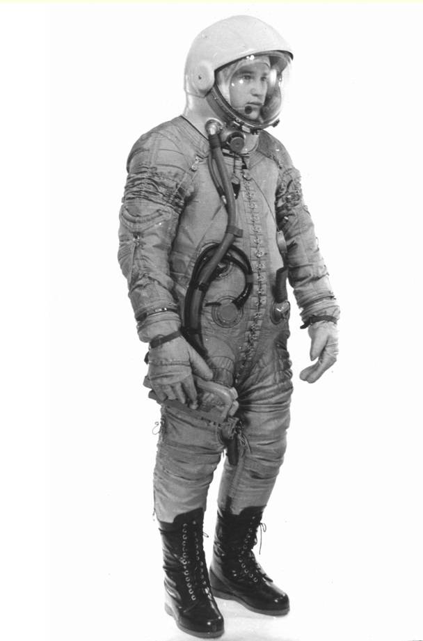 Chuyện chưa kể về bộ đồ du hành vũ trụ đầu tiên của nhân loại - Ảnh 4. Chuyện chưa kể về bộ đồ du hành vũ trụ đầu tiên của nhân loại - Ảnh 4.