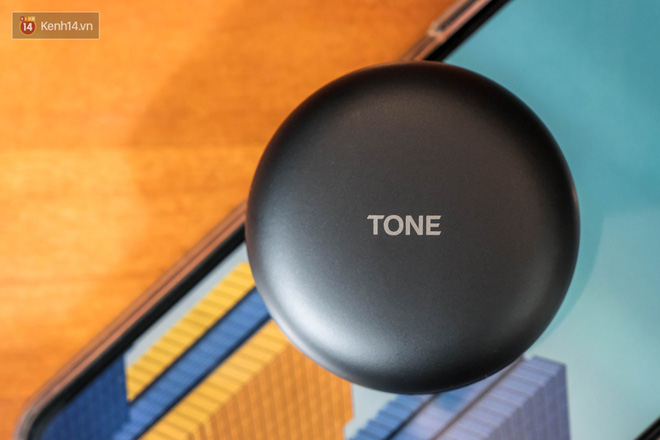 Đánh giá nhanh tai nghe LG TONE Free FN7, liệu có đọ được với AirPods với mức giá 2,7 triệu đồng? - Ảnh 2. Đánh giá nhanh tai nghe LG TONE Free FN7, liệu có đọ được với AirPods với mức giá 2,7 triệu đồng? - Ảnh 2.