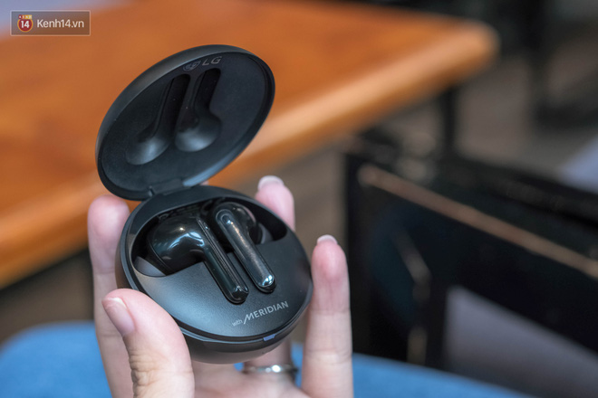 Đánh giá nhanh tai nghe LG TONE Free FN7, liệu có đọ được với AirPods với mức giá 2,7 triệu đồng? - Ảnh 12. Đánh giá nhanh tai nghe LG TONE Free FN7, liệu có đọ được với AirPods với mức giá 2,7 triệu đồng? - Ảnh 12.
