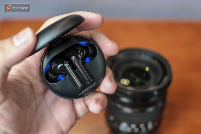 Đánh giá nhanh tai nghe LG TONE Free FN7, liệu có đọ được với AirPods với mức giá 2,7 triệu đồng? - Ảnh 8. Đánh giá nhanh tai nghe LG TONE Free FN7, liệu có đọ được với AirPods với mức giá 2,7 triệu đồng? - Ảnh 8.