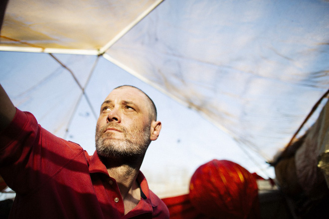 “Xóm vô gia cư” bên cạnh trụ sở 5 tỷ USD của Apple - Ảnh 9. “Xóm vô gia cư” bên cạnh trụ sở 5 tỷ USD của Apple - Ảnh 9.