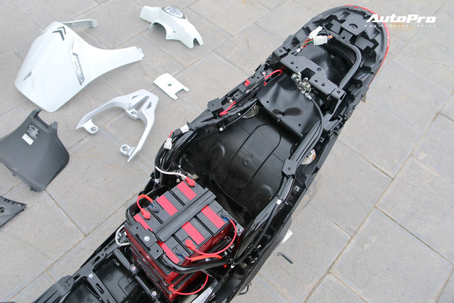 Lột trần VinFast Feliz trong 10 ph&uacute;t, kỹ sư điện đ&aacute;nh gi&aacute;: Kết cấu đơn giản, dễ sửa, dễ độ nhưng vẫn c&ograve;n điểm yếu - Ảnh 13.