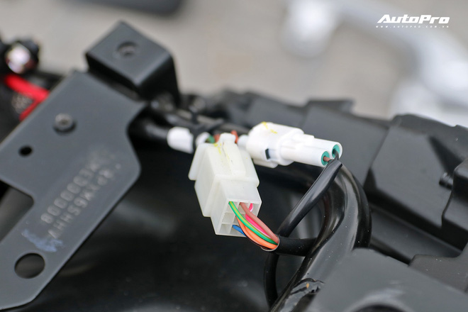 Lột trần VinFast Feliz trong 10 ph&uacute;t, kỹ sư điện đ&aacute;nh gi&aacute;: Kết cấu đơn giản, dễ sửa, dễ độ nhưng vẫn c&ograve;n điểm yếu - Ảnh 16.