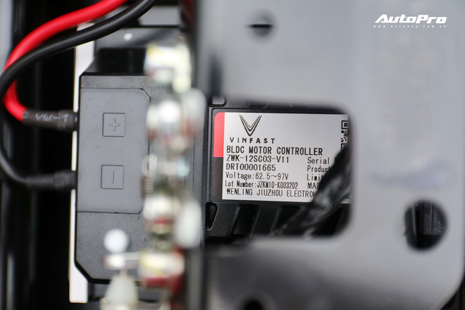 Lột trần VinFast Feliz trong 10 ph&uacute;t, kỹ sư điện đ&aacute;nh gi&aacute;: Kết cấu đơn giản, dễ sửa, dễ độ nhưng vẫn c&ograve;n điểm yếu - Ảnh 18.