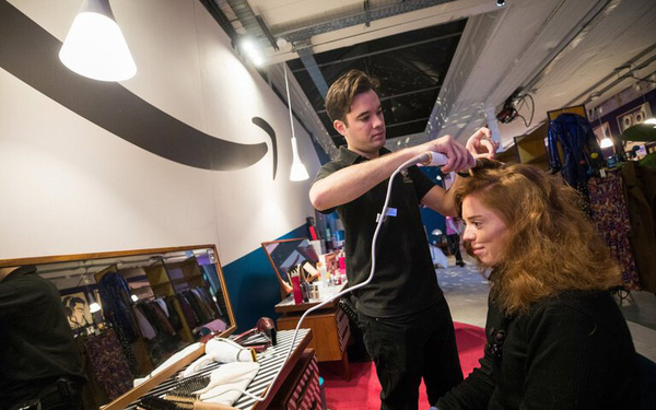 Toan tính xâm chiếm thế giới offline của Amazon: Mở tiệm cắt tóc! - Ảnh 1. Toan tính xâm chiếm thế giới offline của Amazon: Mở tiệm cắt tóc! - Ảnh 1.