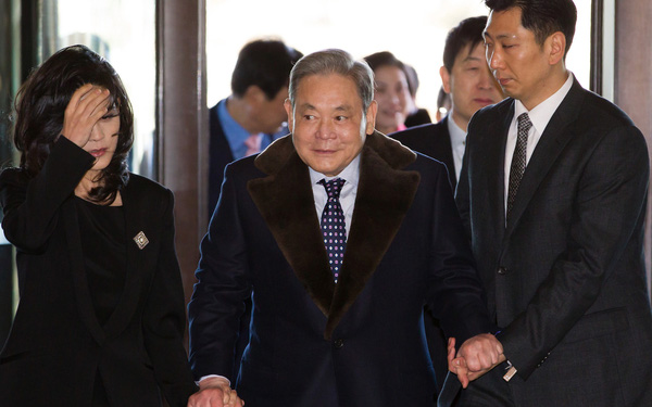 Kế hoạch trả khoản thuế thừa kế 11 tỷ USD của gia tộc Samsung: Hiến tặng 1 ngh&igrave;n tỷ won trang thiết bị y tế v&agrave; 23.000 t&aacute;c phẩm nghệ thuật cho ch&iacute;nh phủ - Ảnh 1.