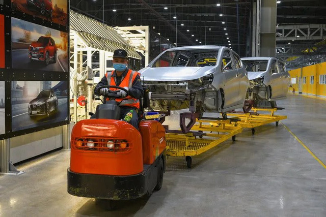 Reuters: VinFast c&oacute; vũ kh&iacute; để đấu với Tesla tại Mỹ - Ảnh 1.