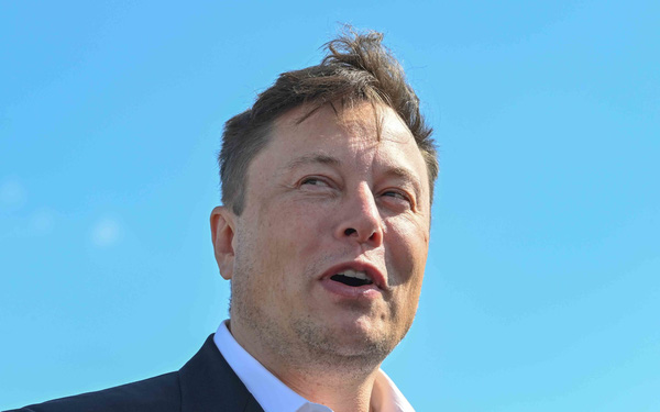 B&agrave;i học cảnh b&aacute;o Elon Musk: Triệu ph&uacute; John McAfee từng bị bắt v&igrave; tội bơm thổi, l&agrave;m gi&aacute; thị trường tiền số - Ảnh 1.