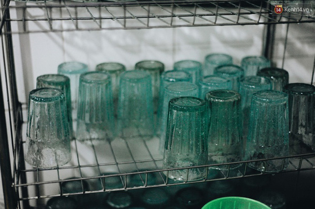 Chuyện chưa kể về cốc bia vại &ldquo;huyền thoại&rdquo; ở H&agrave; Nội: Thiết kế trong 1 giờ, thống trị suốt 40 năm kh&ocirc;ng c&oacute; đối thủ - Ảnh 4.