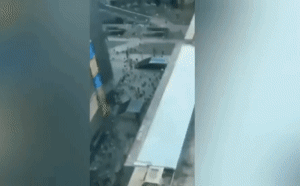 T&ograve;a nh&agrave; chọc trời ở Trung Quốc c&oacute; hiện tượng rung lắc 3 ng&agrave;y li&ecirc;n tiếp, Mỹ ph&aacute;t cảnh b&aacute;o khẩn - Ảnh 1.