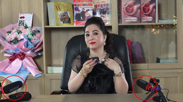 B&oacute;c gi&aacute; tất tần tật phụ kiện xịn x&ograve; mỗi khi l&ecirc;n s&oacute;ng của nữ ho&agrave;ng livestream Phương Hằng - Ảnh 2.