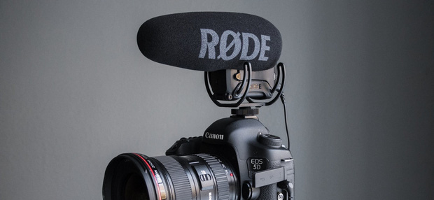 B&oacute;c gi&aacute; tất tần tật phụ kiện xịn x&ograve; mỗi khi l&ecirc;n s&oacute;ng của nữ ho&agrave;ng livestream Phương Hằng - Ảnh 4.